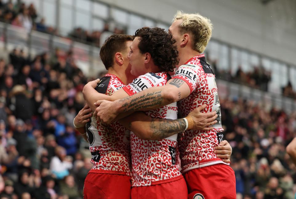 The Leigh Leopards overcome the Huddersfield Giants after falling behind.